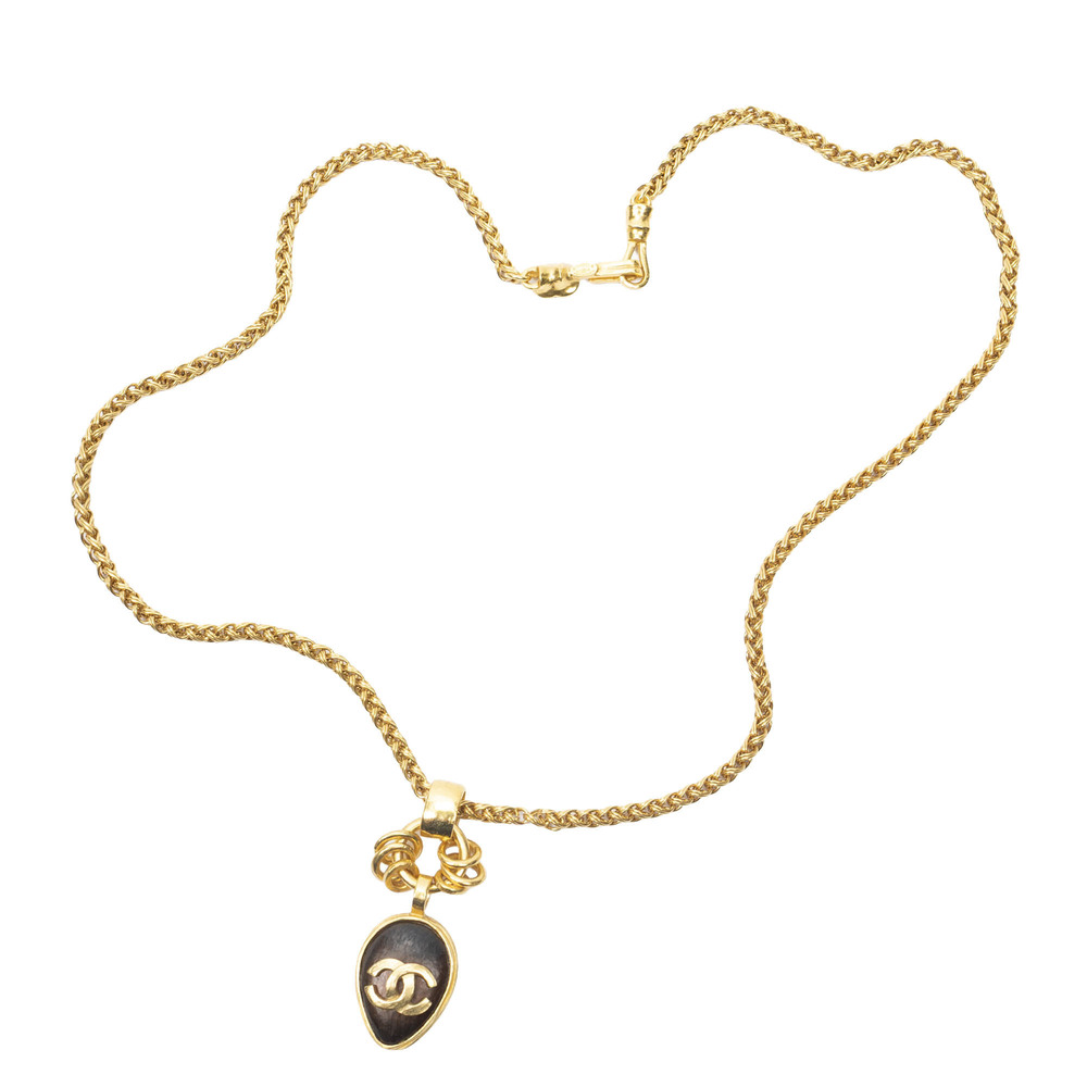 Chanel CC Oval Stone Pendant Necklace